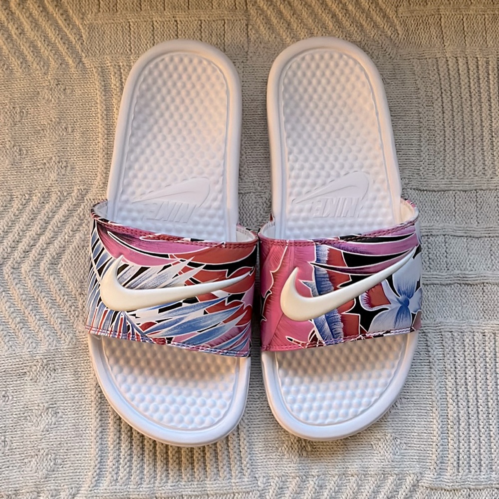Nike slides